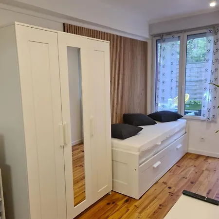 아파트 Cosy Avec Clim Et Jardin *